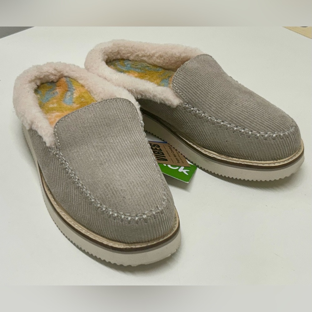 Women’s 7 Sanuk Grateful Dead Slip On Moccasin Toe Faux Fur Corduroy Shoes